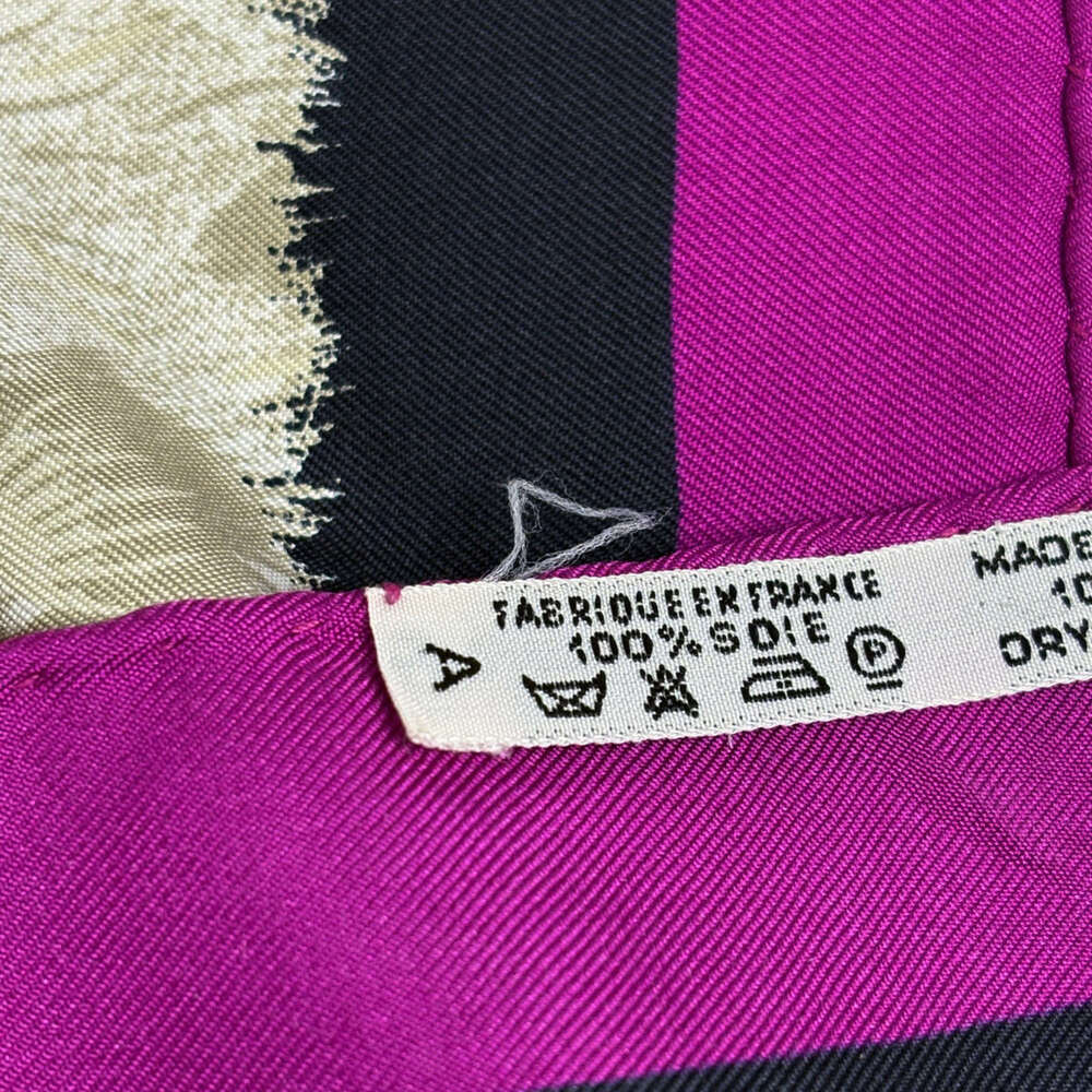 Hermès HERMES Carré 90 "CASQUES et PLUMETS" Faceless Helmet Scarf, Silk, Purp... - Picture 3 of 4